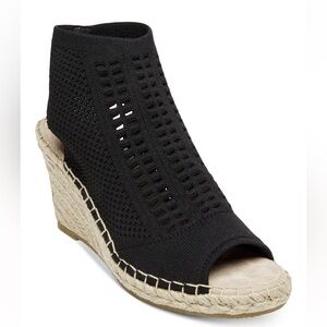 STEVEN by Steve Madden Size 9 Brand New
Loca Knit Espadrille Wedges